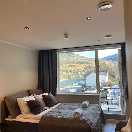 Luxury Balcony River View - Heart Of
